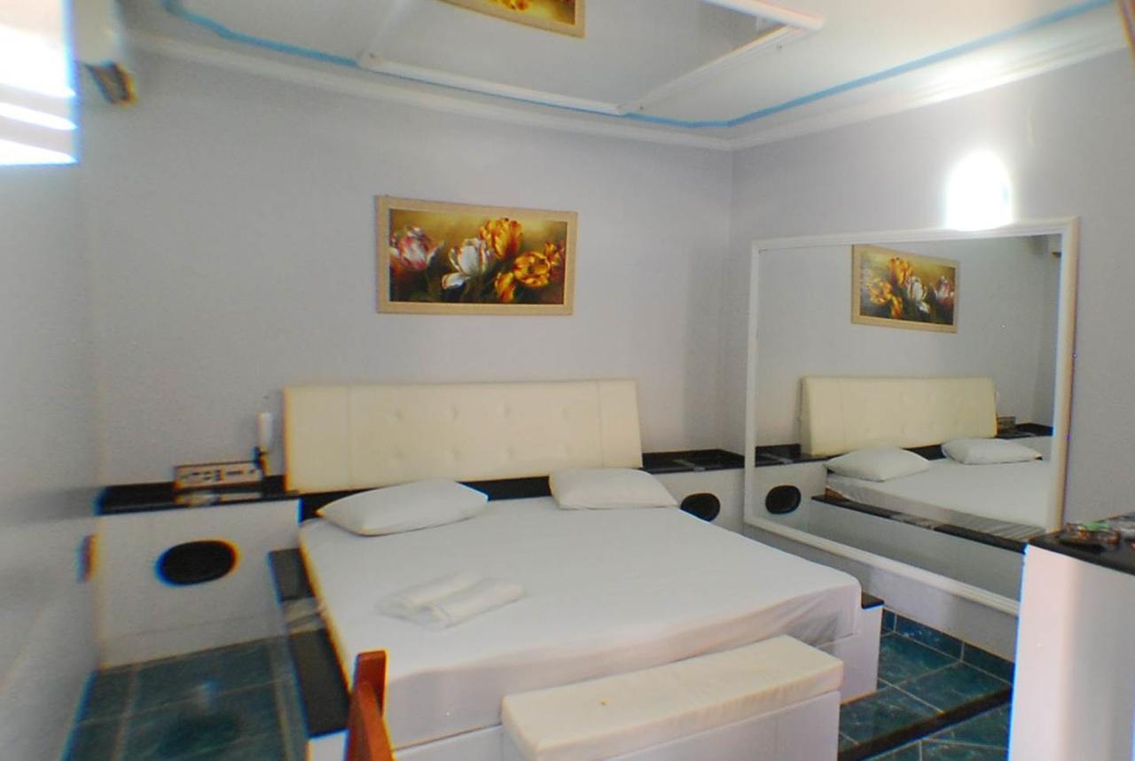 Castellu'S (Adults Only) Hotel Pirassununga Buitenkant foto